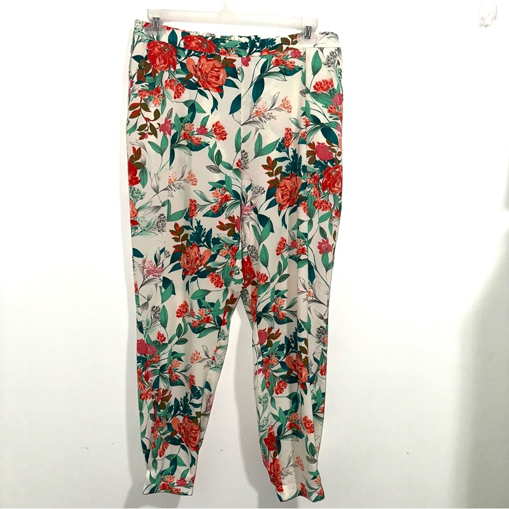 🌷5/$20 GUESS Women’s Floral Pants